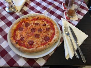 Pizza im Ristorante Zio Besim